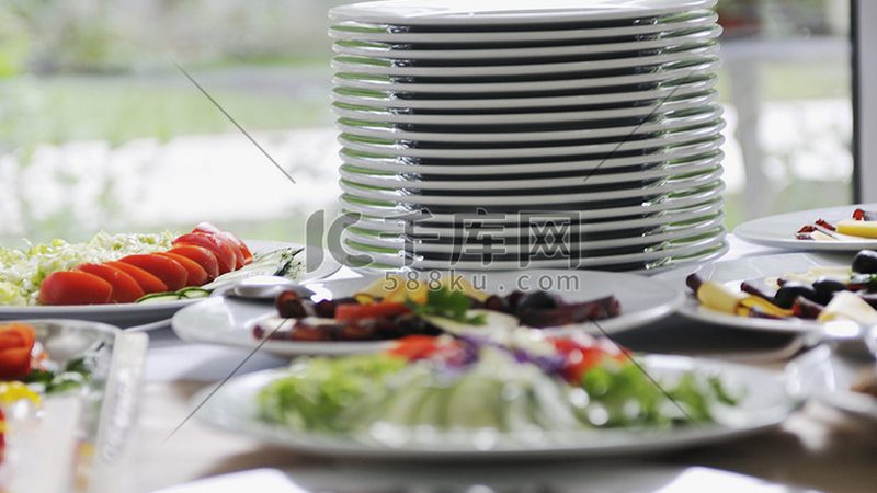 休闲食品新品牌崛起：机遇与挑战并存